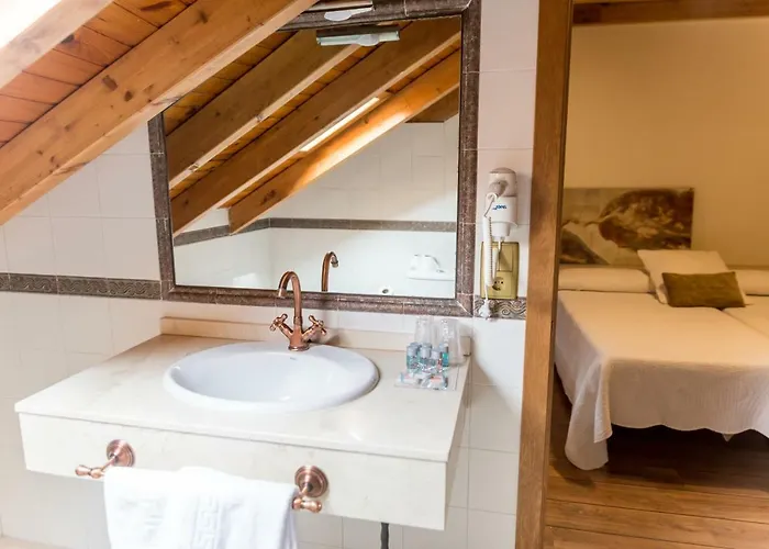 Hotel Ambasmestas Ambasmestas